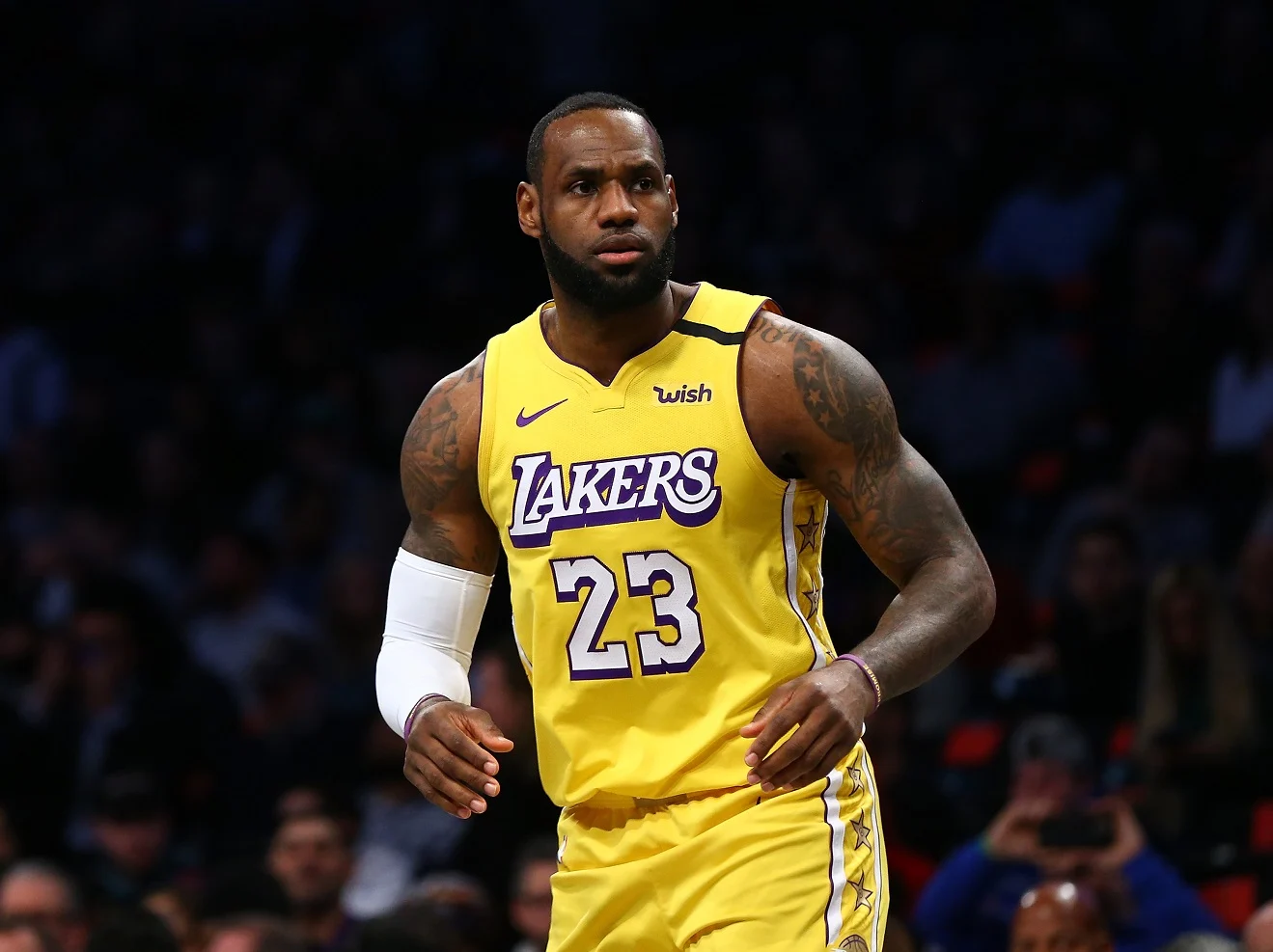 Lebron Jame's Net Worth, Career, Investments and Personal Life