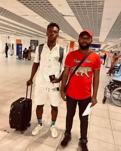 Kashala Wanet from Congo arrives in Ghana to complete move to Hearts of Oak