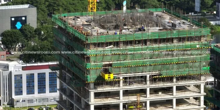 Due to the current economic difficulties, several Ghanaians have criticised the construction of the new headquarters as a waste of money. On October 3, the Minority will stage a demonstration seeking the resignation of the Central Bank governor and his deputies. According to the Minority, the BoG governor mishandled the Central Bank, resulting in losses of more than $60 billion.