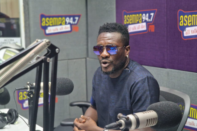 To establish her innocence, Asamoah Gyan asked the notorious socialite to swear by any fearsome deity. He also blamed the media of allowing Abena Korkor to ruin the reputation of respectable men in society.