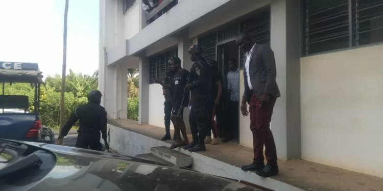 According to the prosecution, on November 10, 2023, the immigration officer, Richard Okyere, who was driving a Mitsubishi L200 with the registration number GS - 1116- 11, picked up the two military officers at their duty post at the Jubilee House before proceeding to pick up the other two military men at Pokuase and the last suspect at Asamankese before heading to Akyem Akanteng. At 3:00 a.m. on November 11, 2023, the suspects armed with military guns and dressed in military clothes stormed the residence of the complainant, 55-year-old Ofori Samuel, a Cocoa buying clerk in Akyem Akanteng, and demanded GH100,000.00 in exchange for his life.